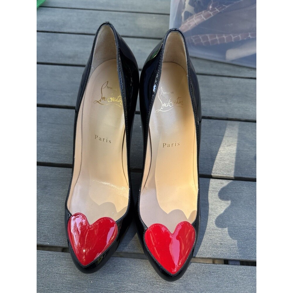 Christian Louboutin Heart Pumps Black Patent Red Sole Heels EU 38 US 8
